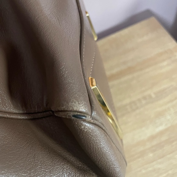 Marc Jacobs taupe handbag w/tags - Picture 13 of 17